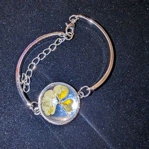 Real 4 leaf clover pendant bracelet